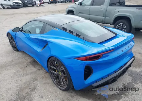 2024 Lotus Emira V6 First Edition z USA, uszkodzony, nr VIN SCCLEKAX1RHB13414